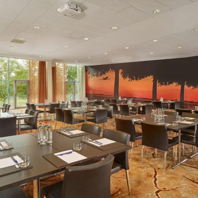 Park Plaza meeting room